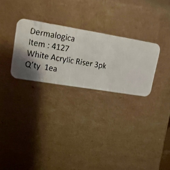 Dermalogica branded 3 pack of white acrylic risers for retail display - NEW - Picture 3 of 3